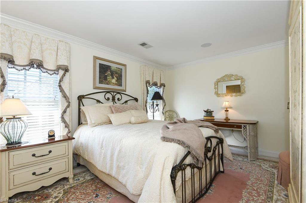 12 Hadley Park Court