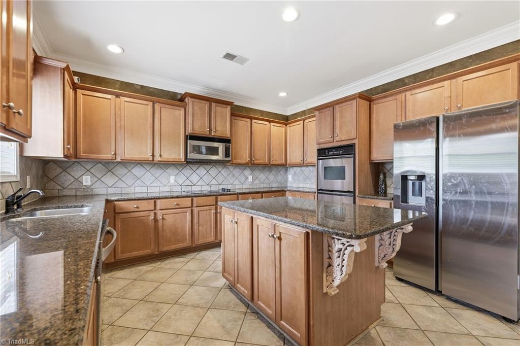 3706 Worthing Court