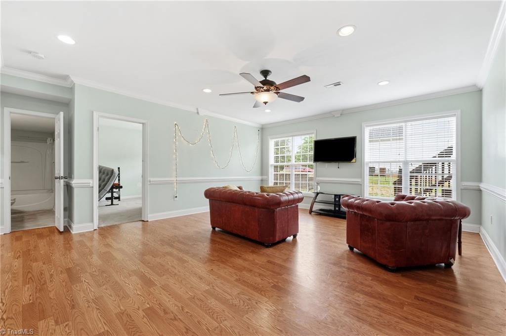 3706 Worthing Court