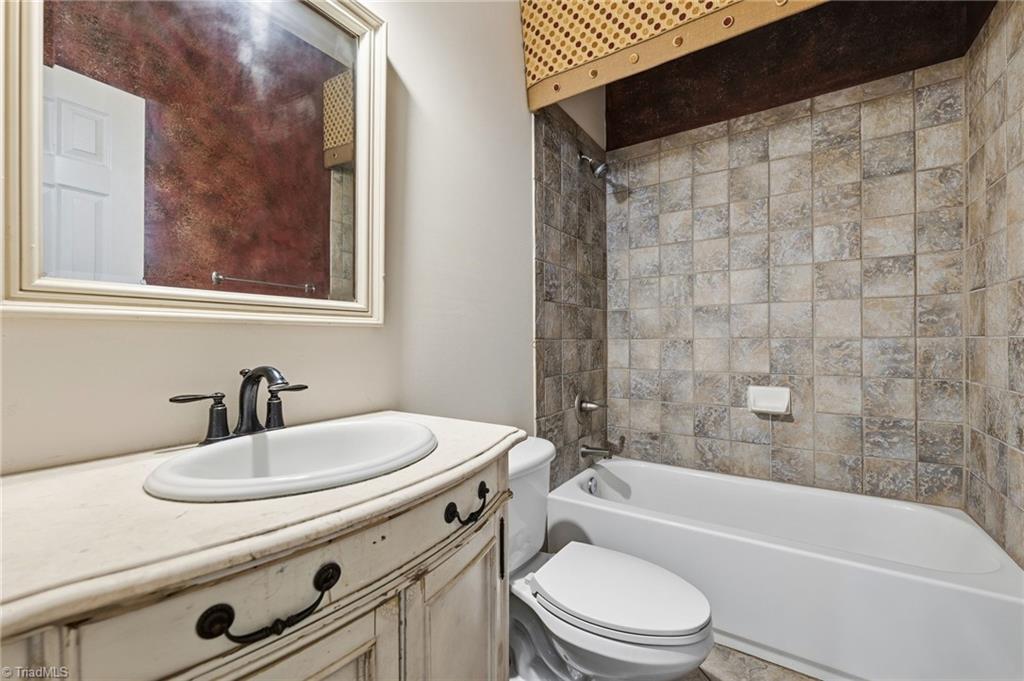 3706 Worthing Court