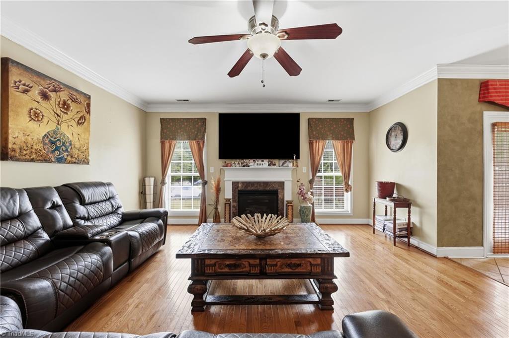 3706 Worthing Court