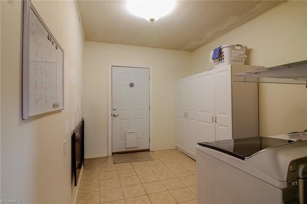 5736 Davis Road