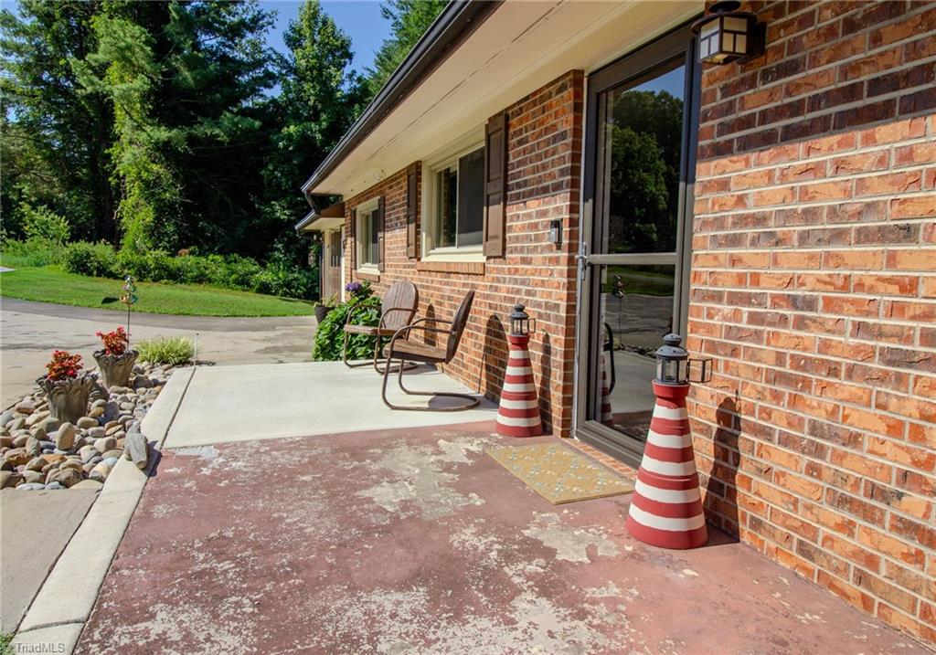 5736 Davis Road