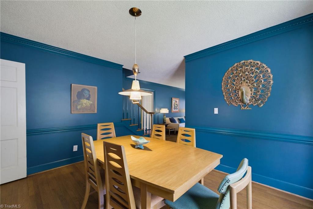 112 W Avondale Drive