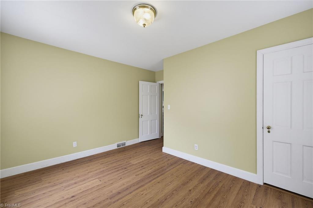 112 W Avondale Drive