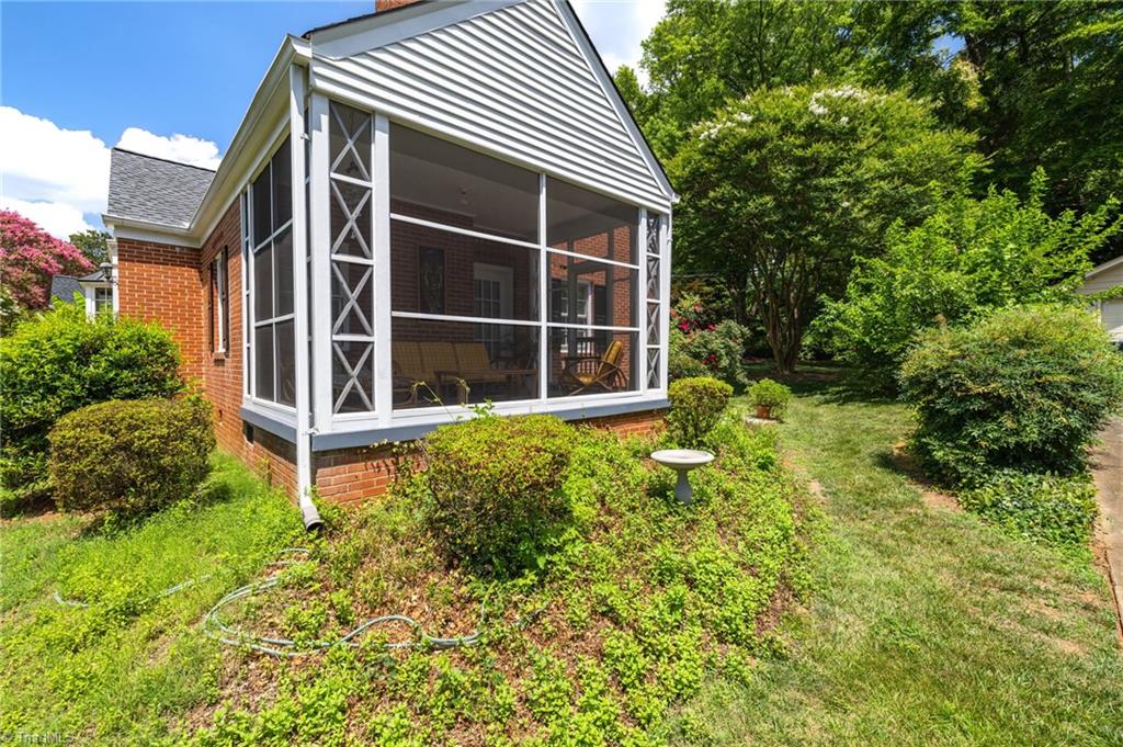112 W Avondale Drive