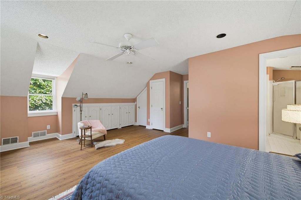 112 W Avondale Drive