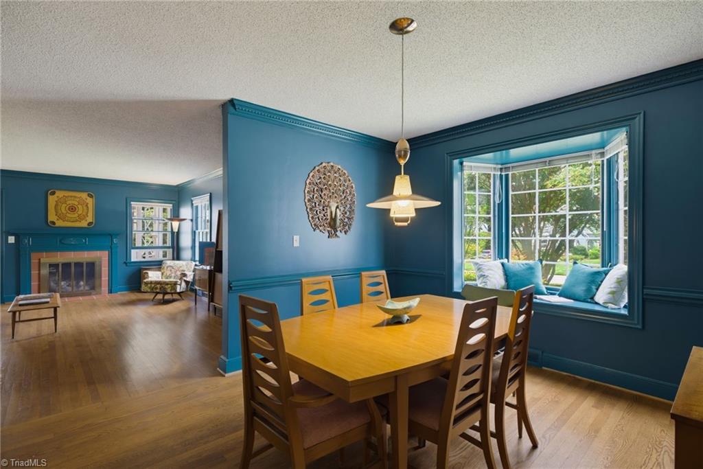 112 W Avondale Drive