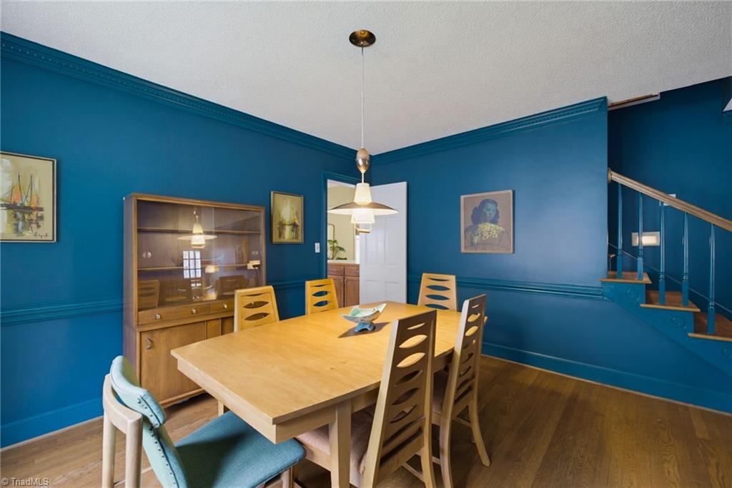 112 W Avondale Drive