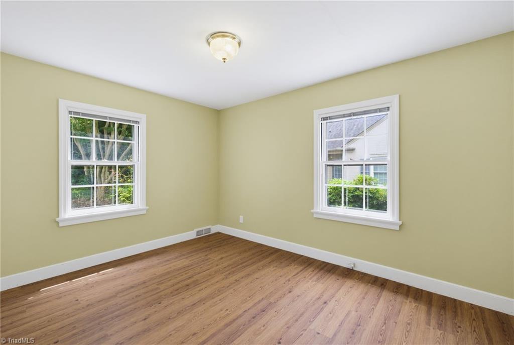 112 W Avondale Drive