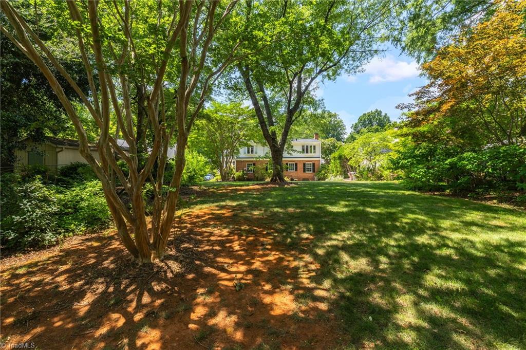112 W Avondale Drive