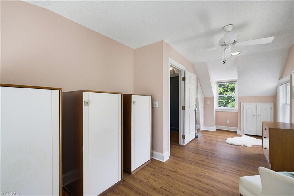 112 W Avondale Drive