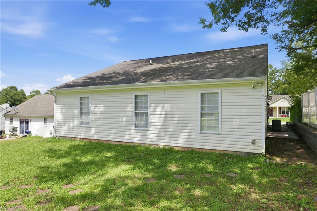 3 Franklinwood Drive