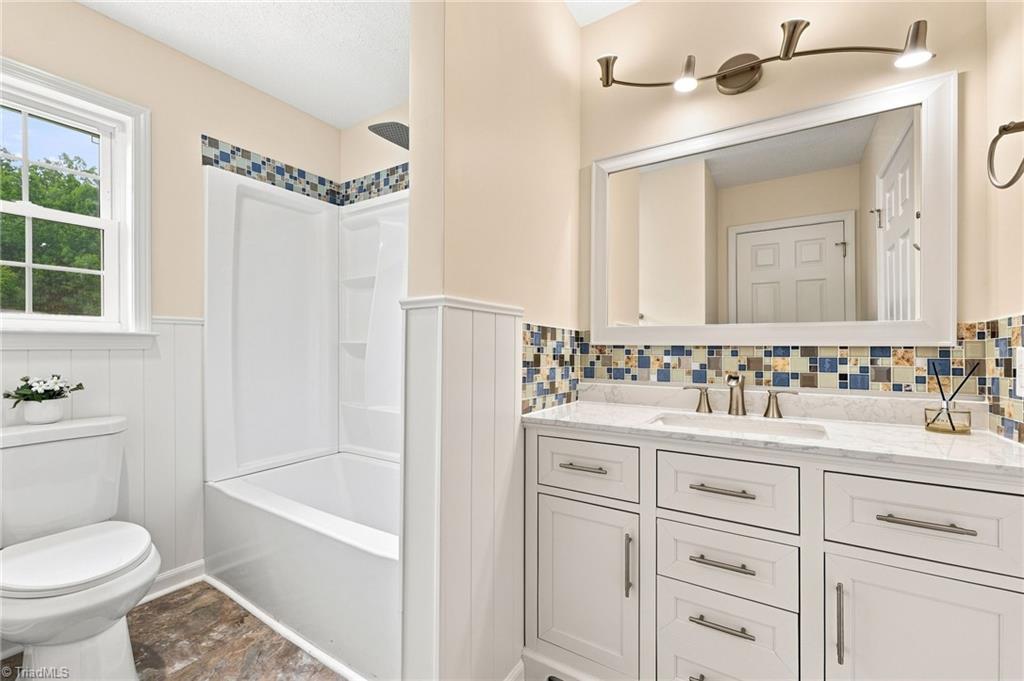 6306 Thornblade Court