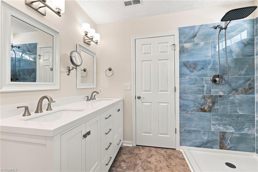 6306 Thornblade Court