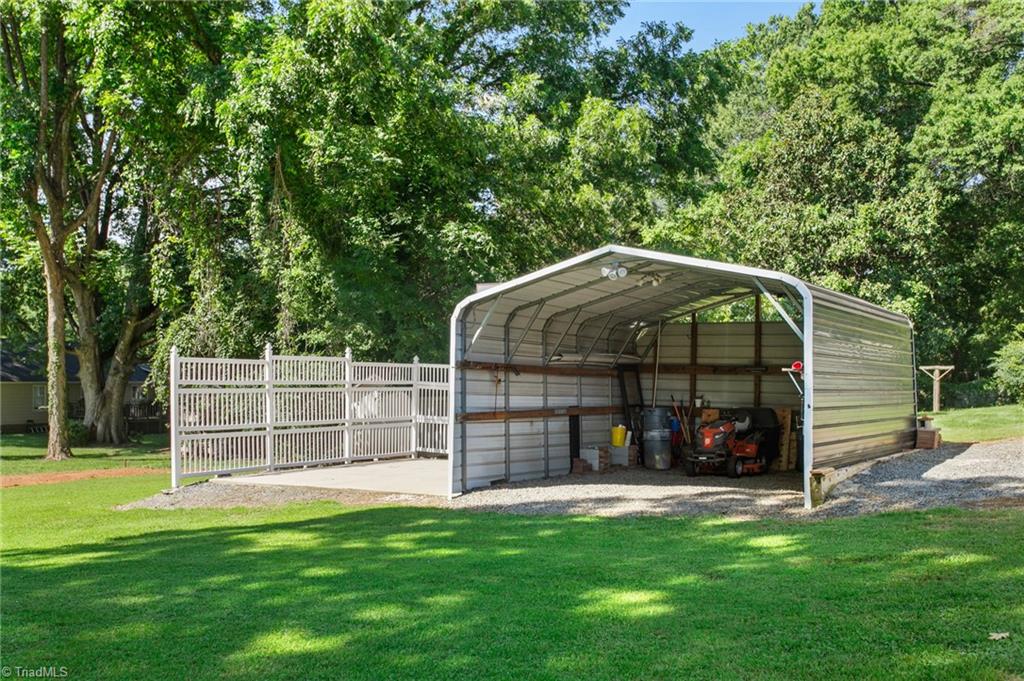 1111 N Woodleigh Circle