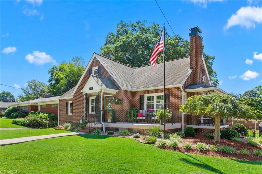 1111 N Woodleigh Circle
