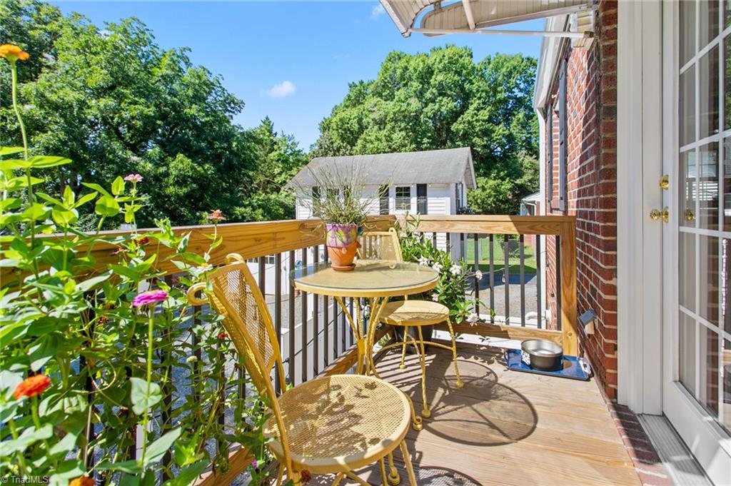 1111 N Woodleigh Circle
