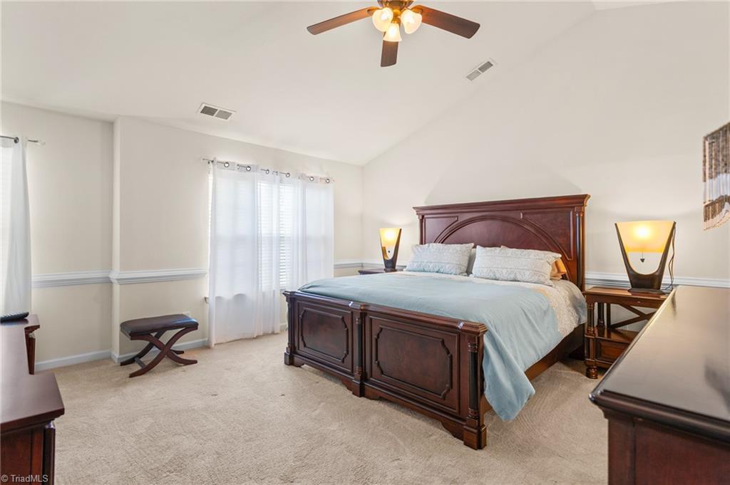 825 Hedgepath Terrace