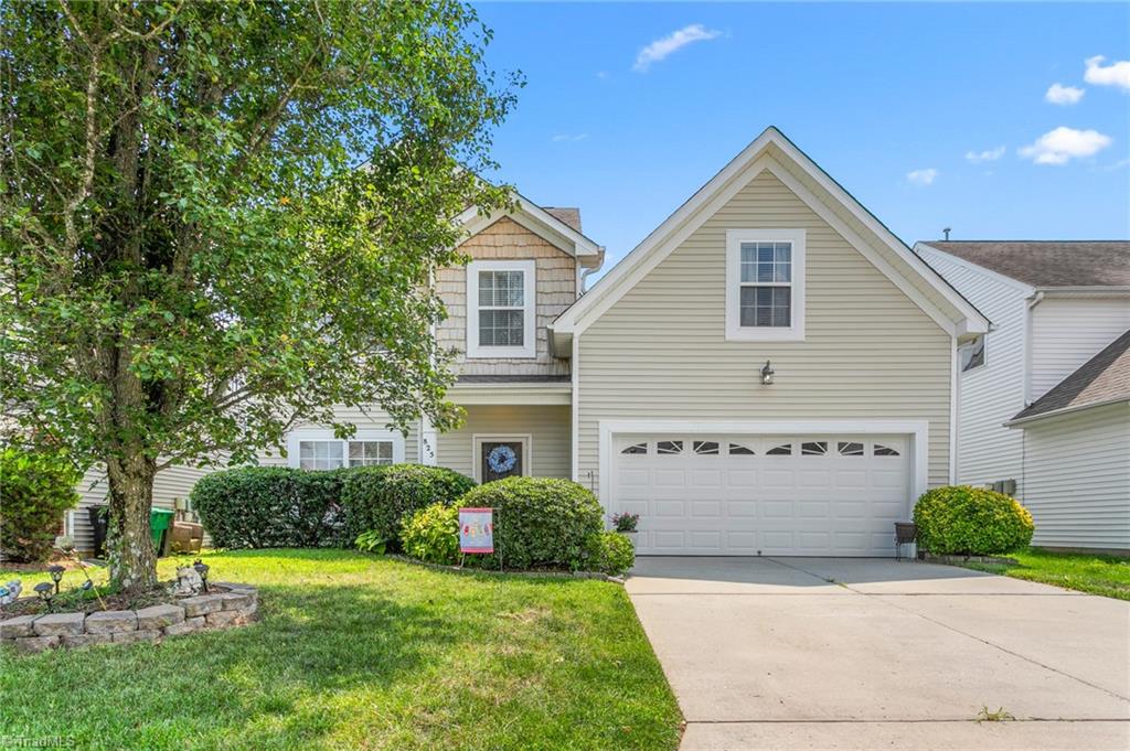 825 Hedgepath Terrace