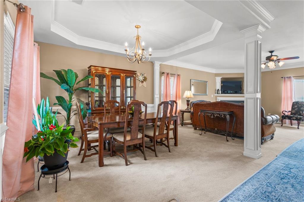 825 Hedgepath Terrace