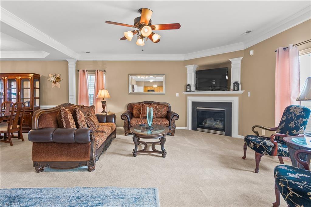 825 Hedgepath Terrace