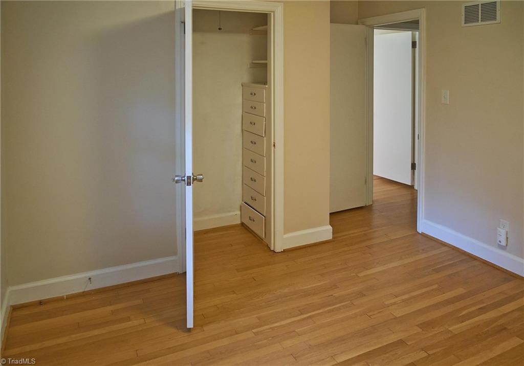 907 Onslow Drive