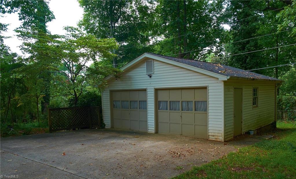 907 Onslow Drive