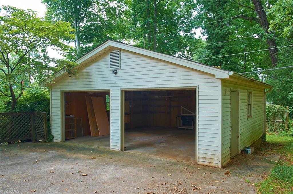 907 Onslow Drive