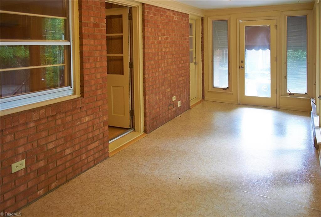 907 Onslow Drive