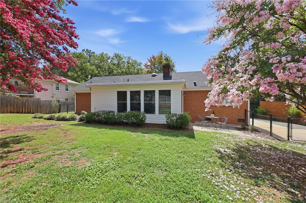 2302 Hathaway Drive