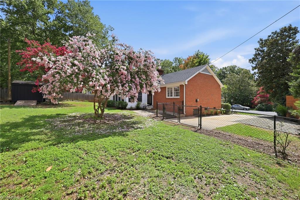 2302 Hathaway Drive