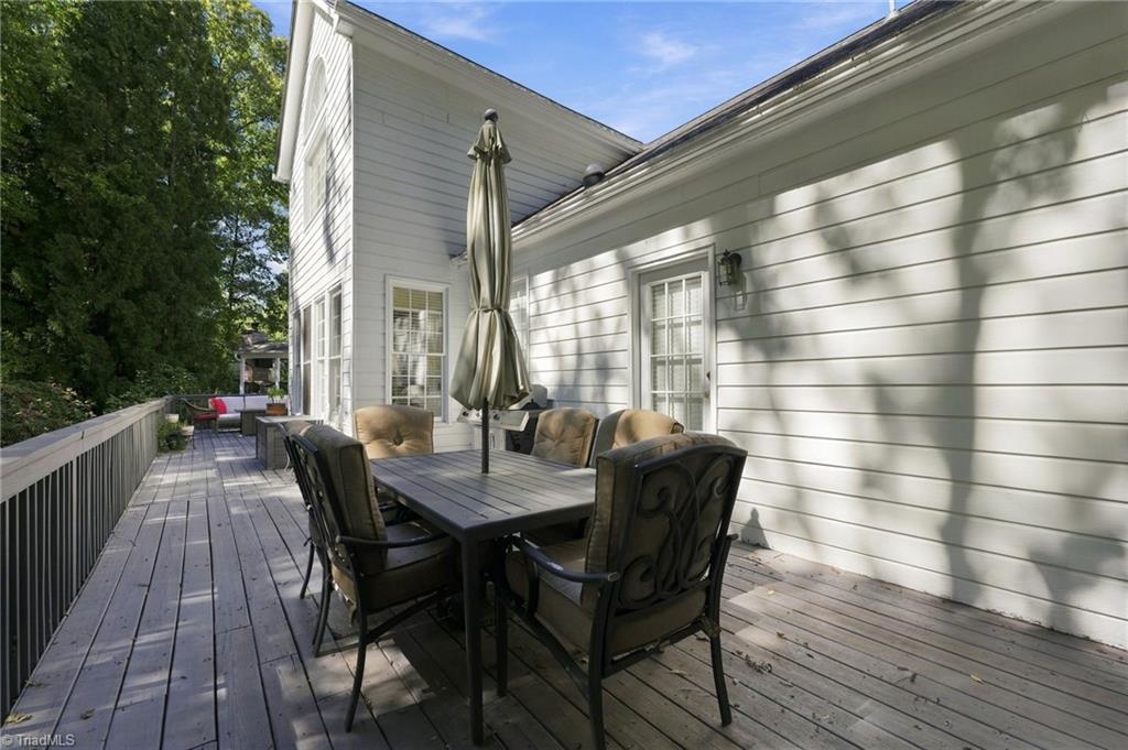 3 Veranda Court
