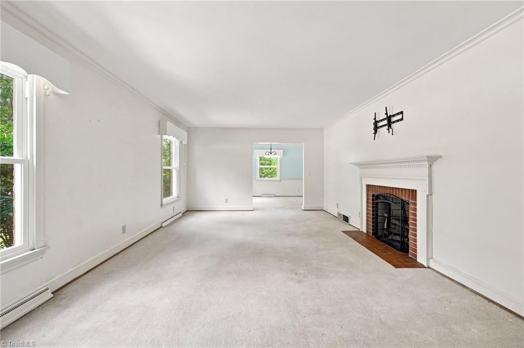 5923 ARCADIA Drive