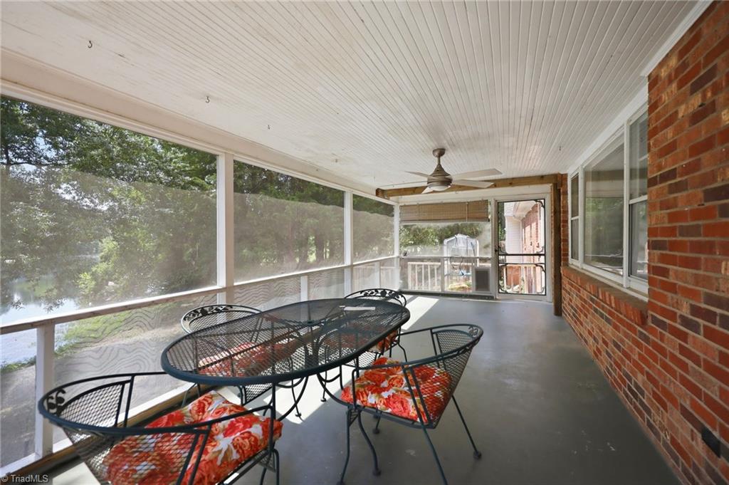 5923 ARCADIA Drive