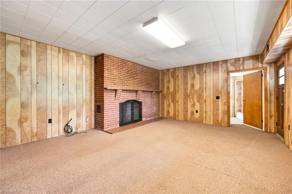 5923 ARCADIA Drive