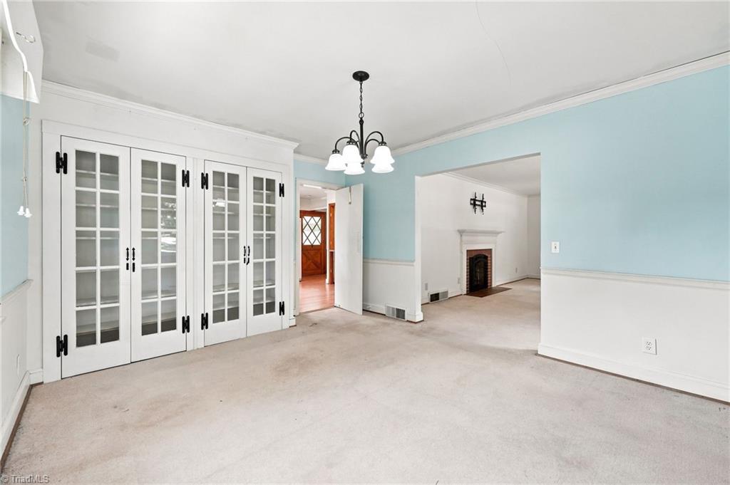 5923 ARCADIA Drive