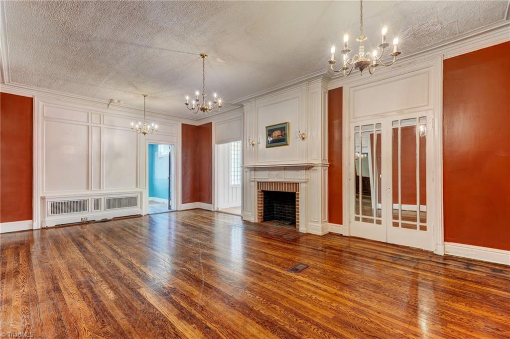 811 N Elm Street