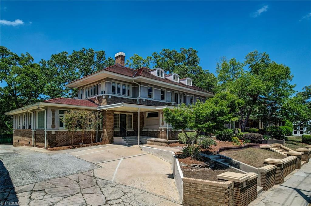811 N Elm Street