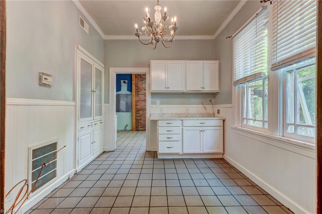 811 N Elm Street