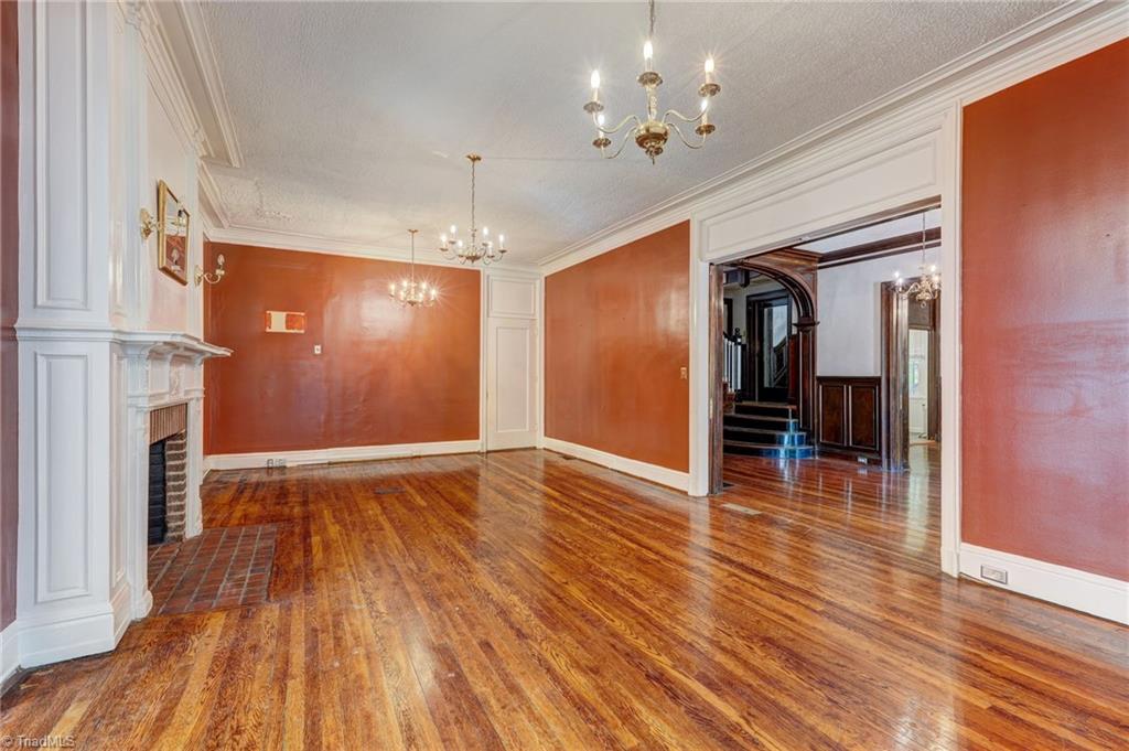 811 N Elm Street