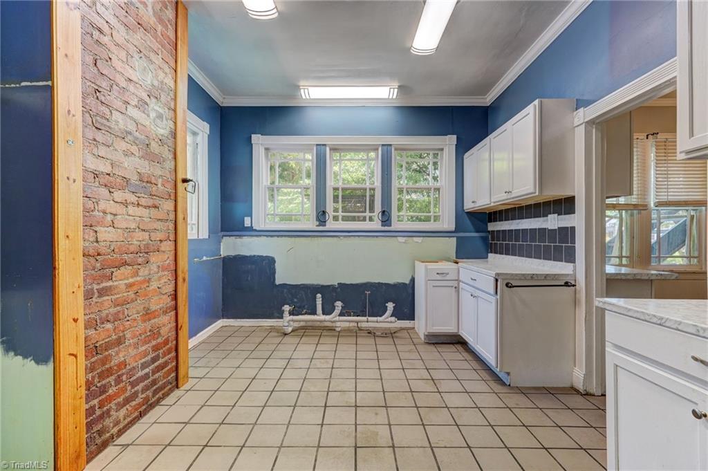 811 N Elm Street