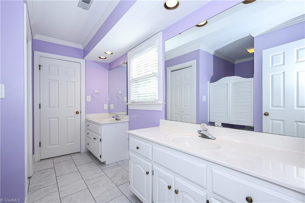 3406 Crosstimbers Drive