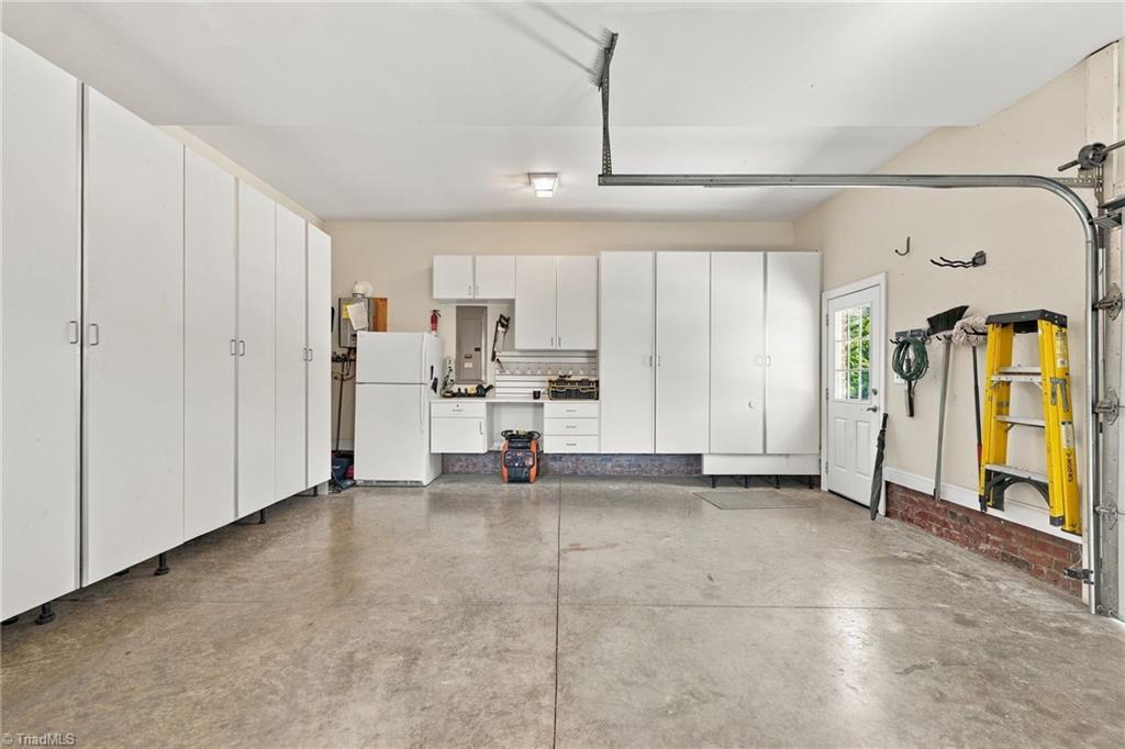 706 Chestnut Hill Court