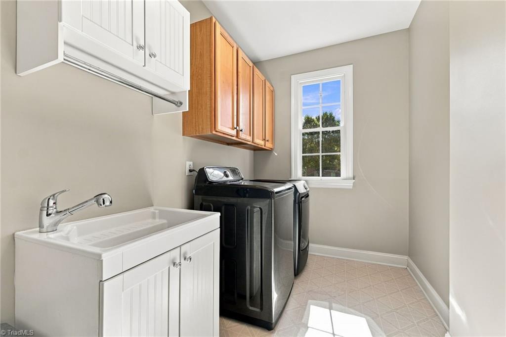706 Chestnut Hill Court