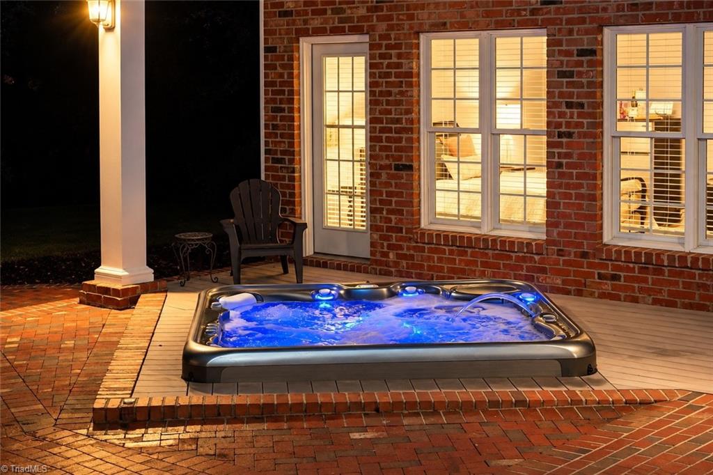 706 Chestnut Hill Court