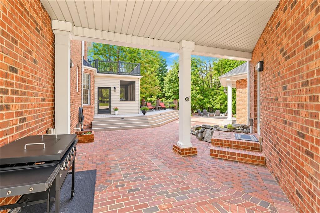 706 Chestnut Hill Court