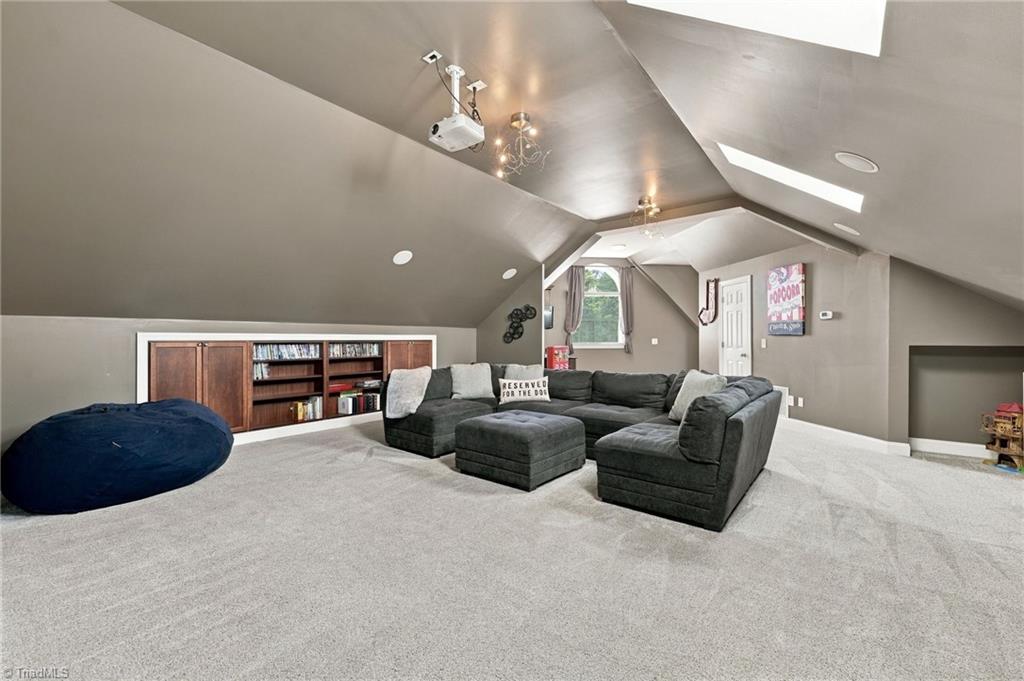 706 Chestnut Hill Court