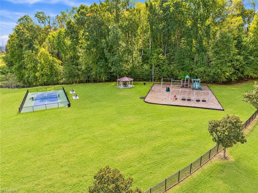 706 Chestnut Hill Court