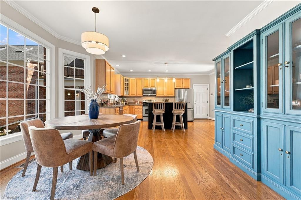 706 Chestnut Hill Court